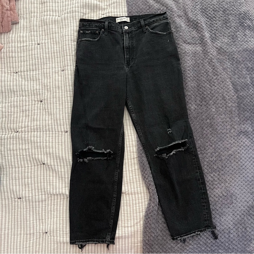 Abercrombie & Fitch Black High Rise Mom Jeans